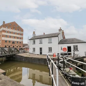 Holiday home The Lock House, Gloucester